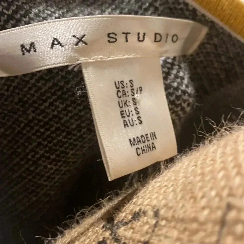 Max Studio Sweater - Picture 4 of 5